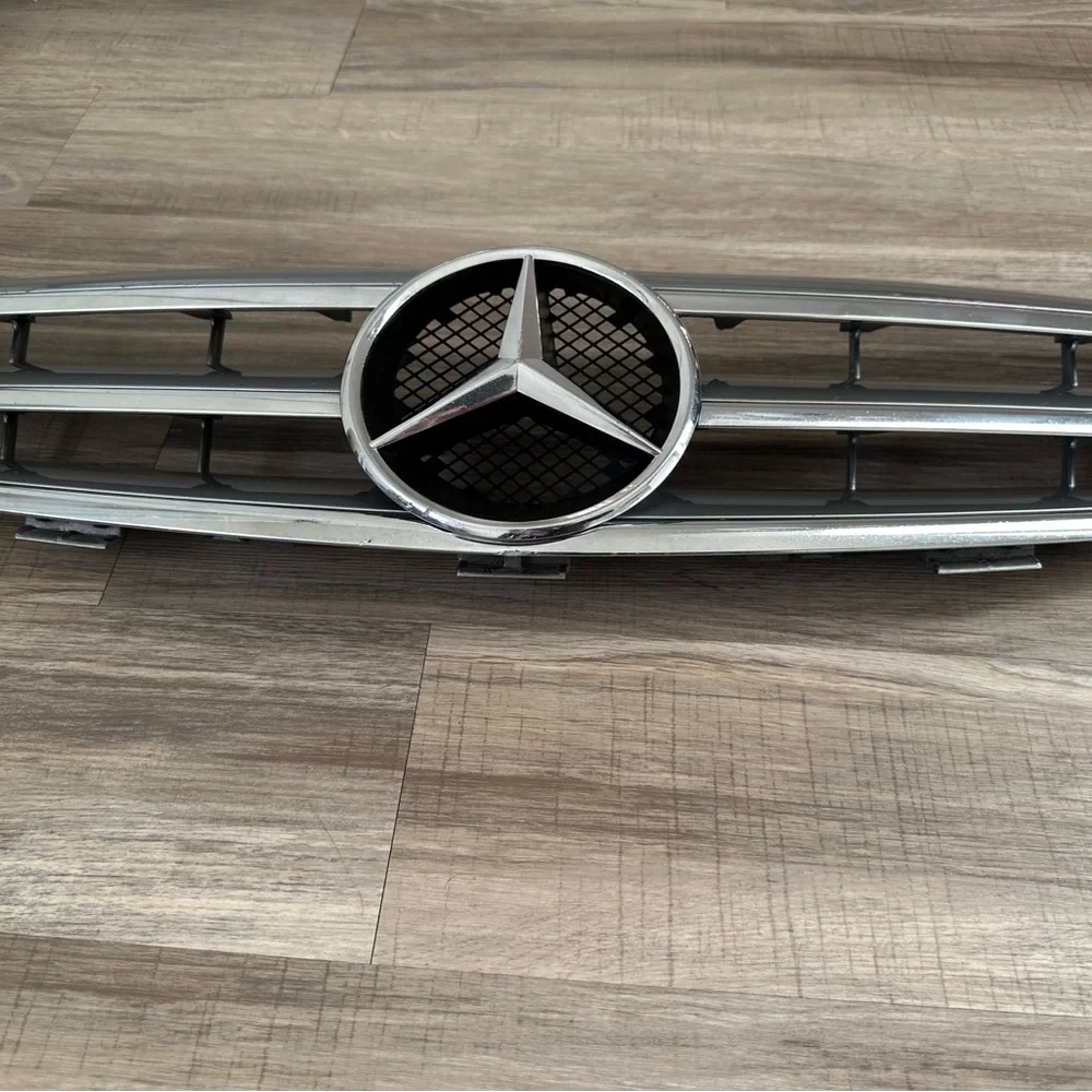 Mercedes-Benz Silver Front Grille with Emblem